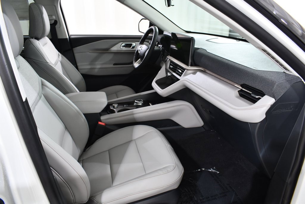 New 2025 Ford Explorer Active w/ Active Comfort Package image 10