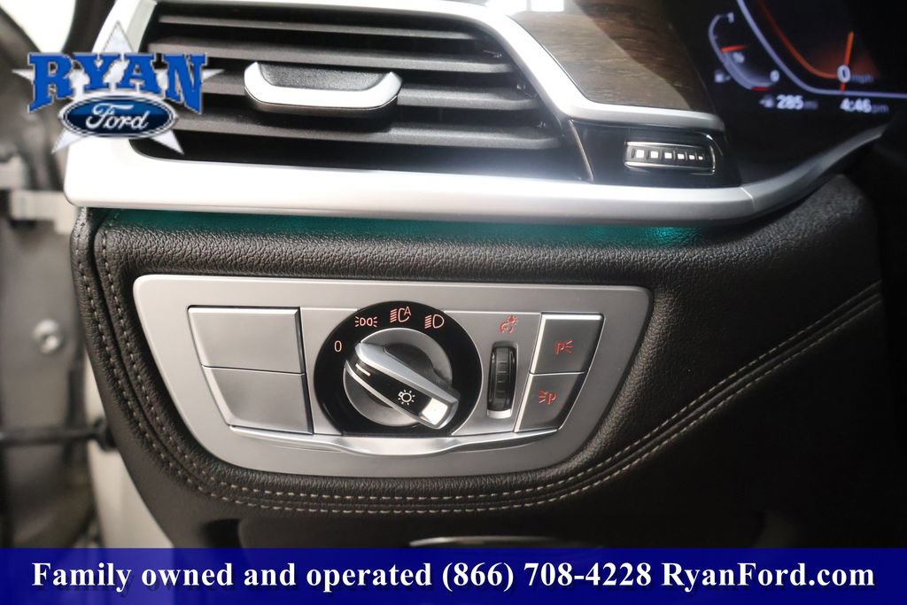 Used 2022 BMW 750i xDrive w/ Executive Package image 29