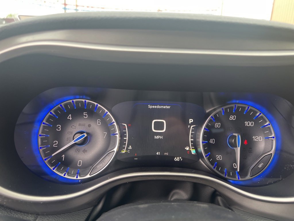 New 2025 Chrysler Pacifica Select image 15