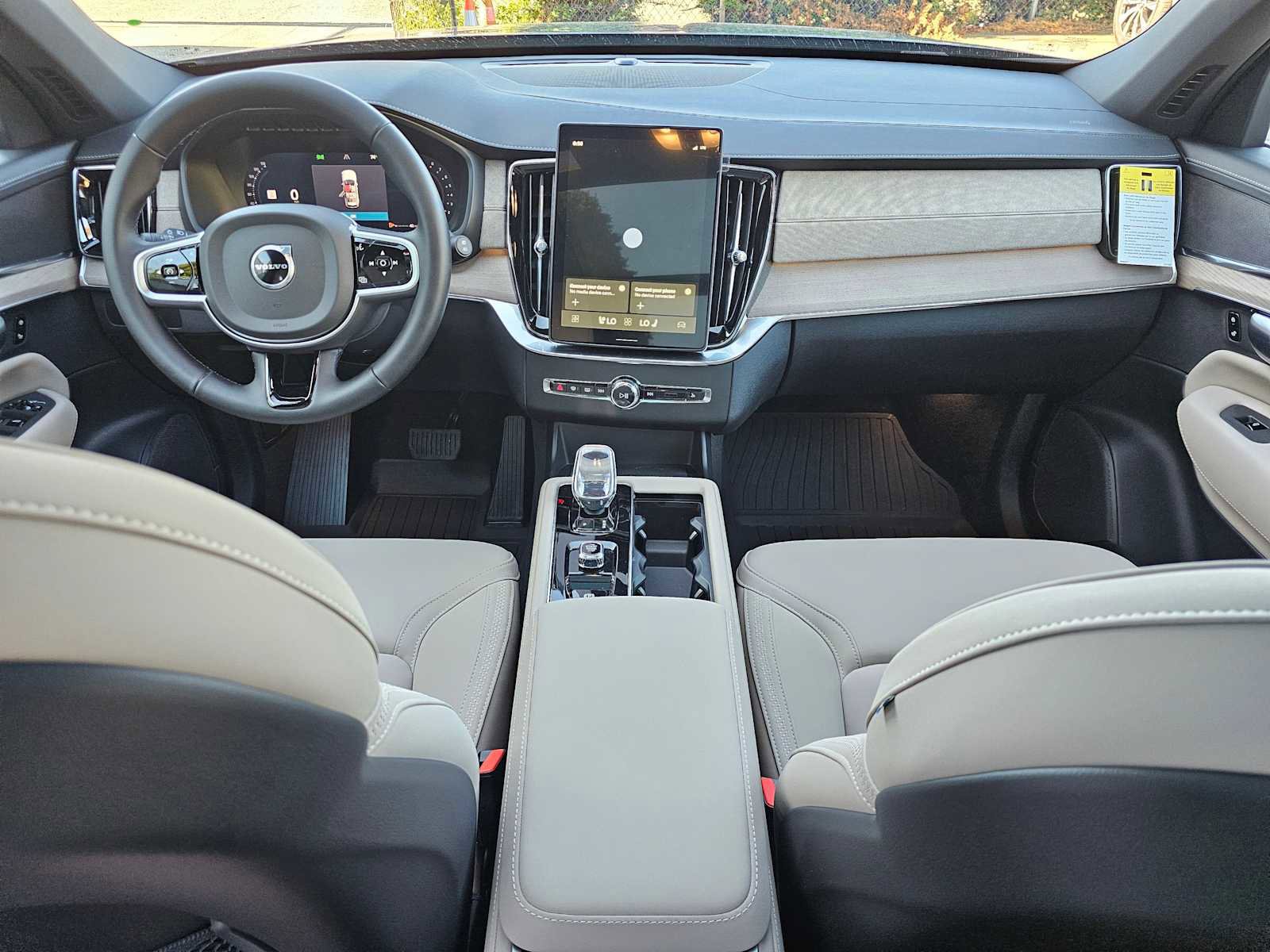 New 2026 Volvo XC90 B5 Plus image 18