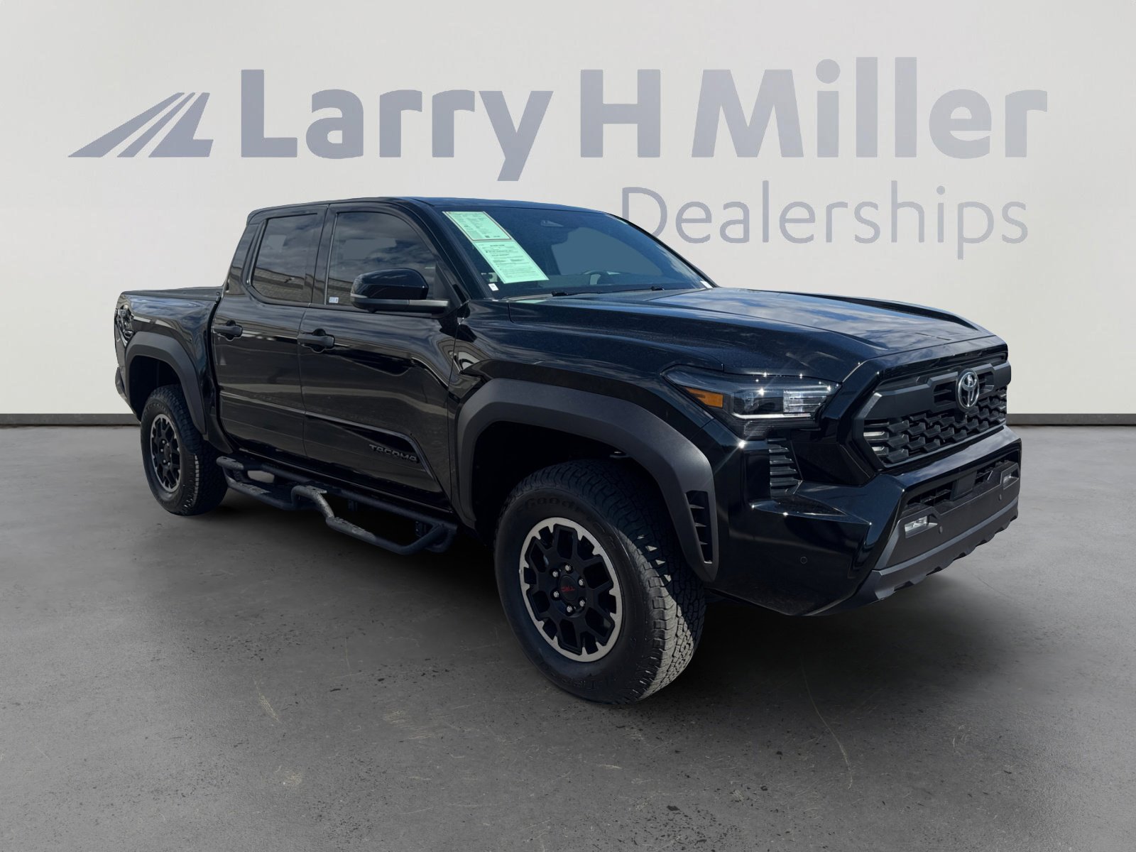 Certified 2025 Toyota Tacoma TRD Off-Road w/ TRD Off Road Premium Package image 7