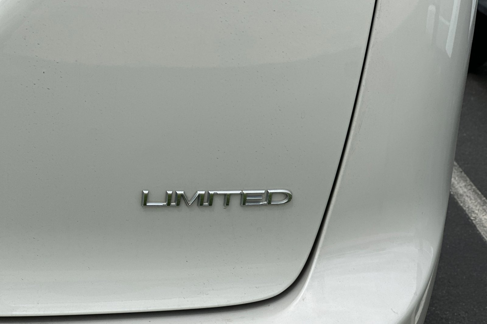 Used 2017 Chrysler Pacifica Limited w/ UConnect Theater Package image 7