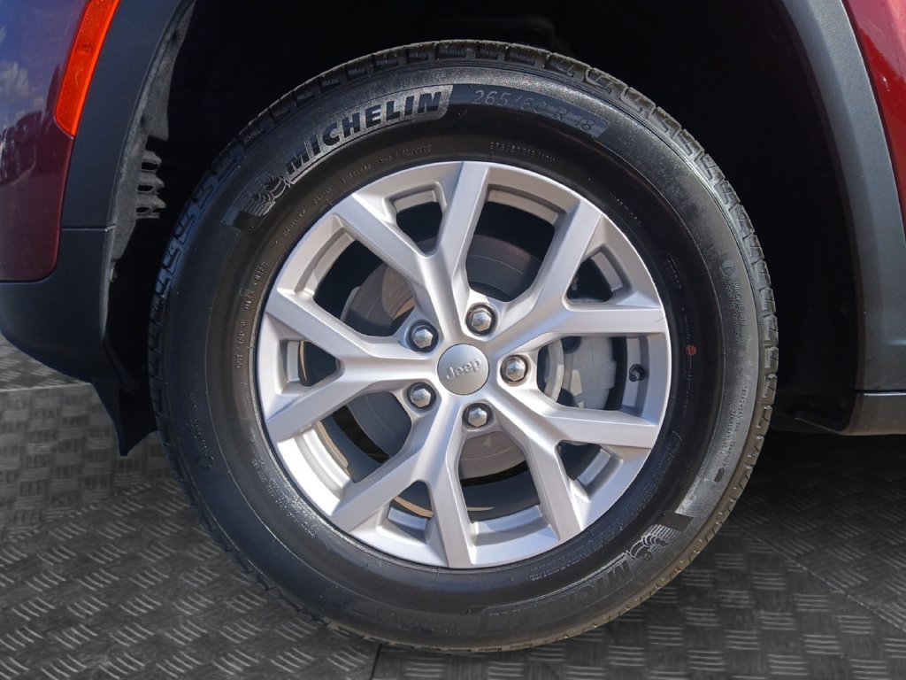 Used 2022 Jeep Grand Cherokee Limited AWD/4WD image 22