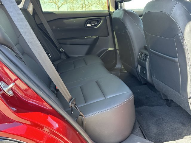 Certified 2025 Nissan Rogue SL AWD/4WD image 17