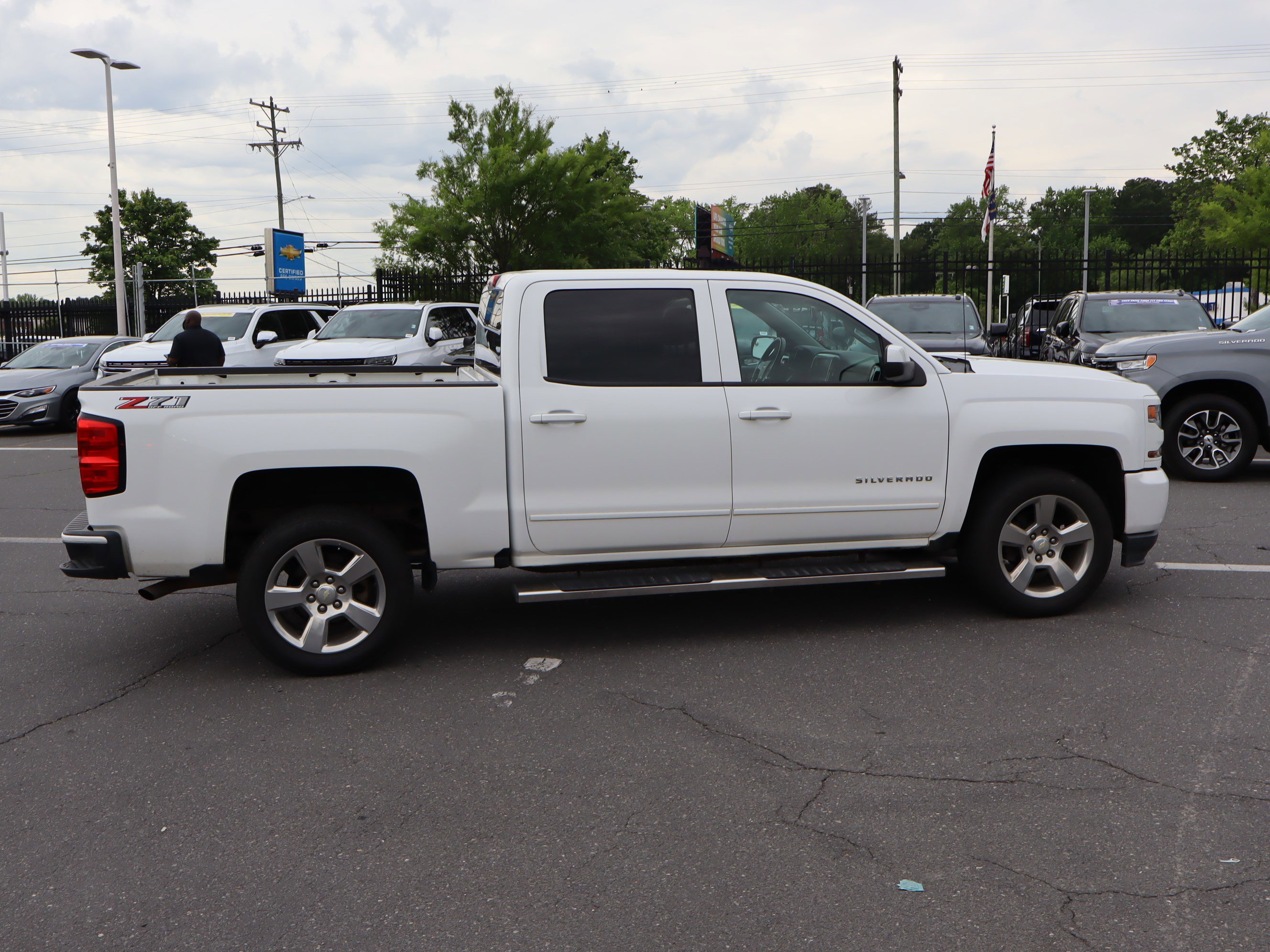 Used 2018 Chevrolet Silverado 1500 LT w/ All Star Edition AWD/4WD image 22