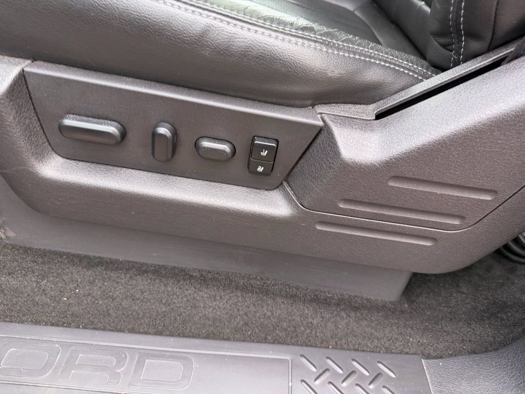 Used 2013 Ford F150 Lariat w/ Luxury Equipment Group image 9
