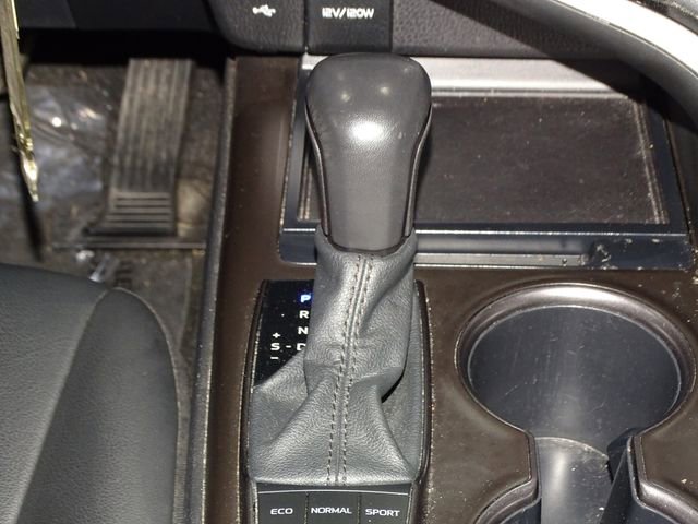 Used 2023 Toyota Camry SE FWD image 38