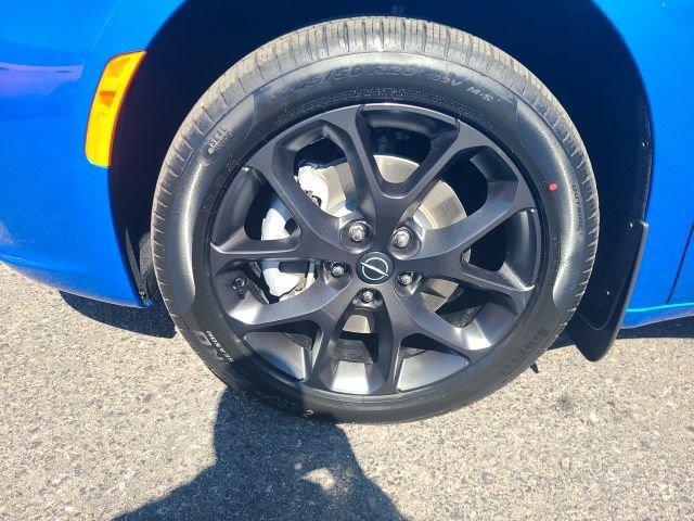 New 2026 Chrysler Pacifica Limited AWD/4WD image 9