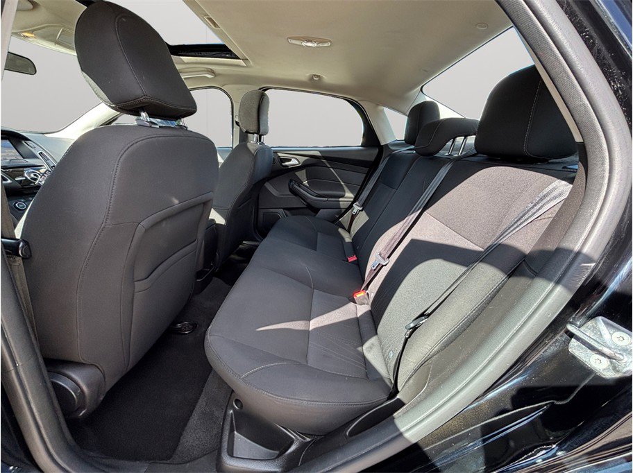 Used 2017 Ford Focus SEL image 29