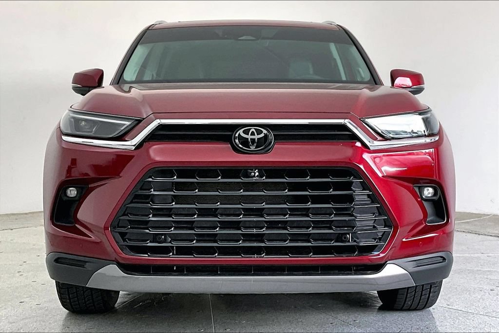 Used 2025 Toyota Grand Highlander FWD image 3
