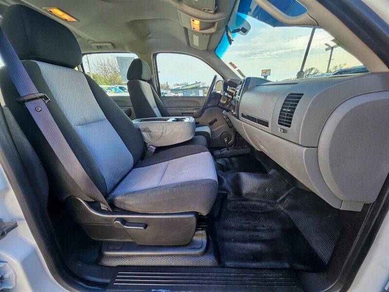 Used 2009 Chevrolet Silverado 2500 W/T AWD/4WD image 16