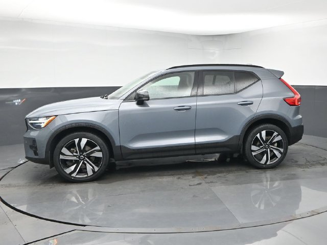 Used 2023 Volvo XC40 B5 Ultimate w/ Climate Package AWD/4WD image 4