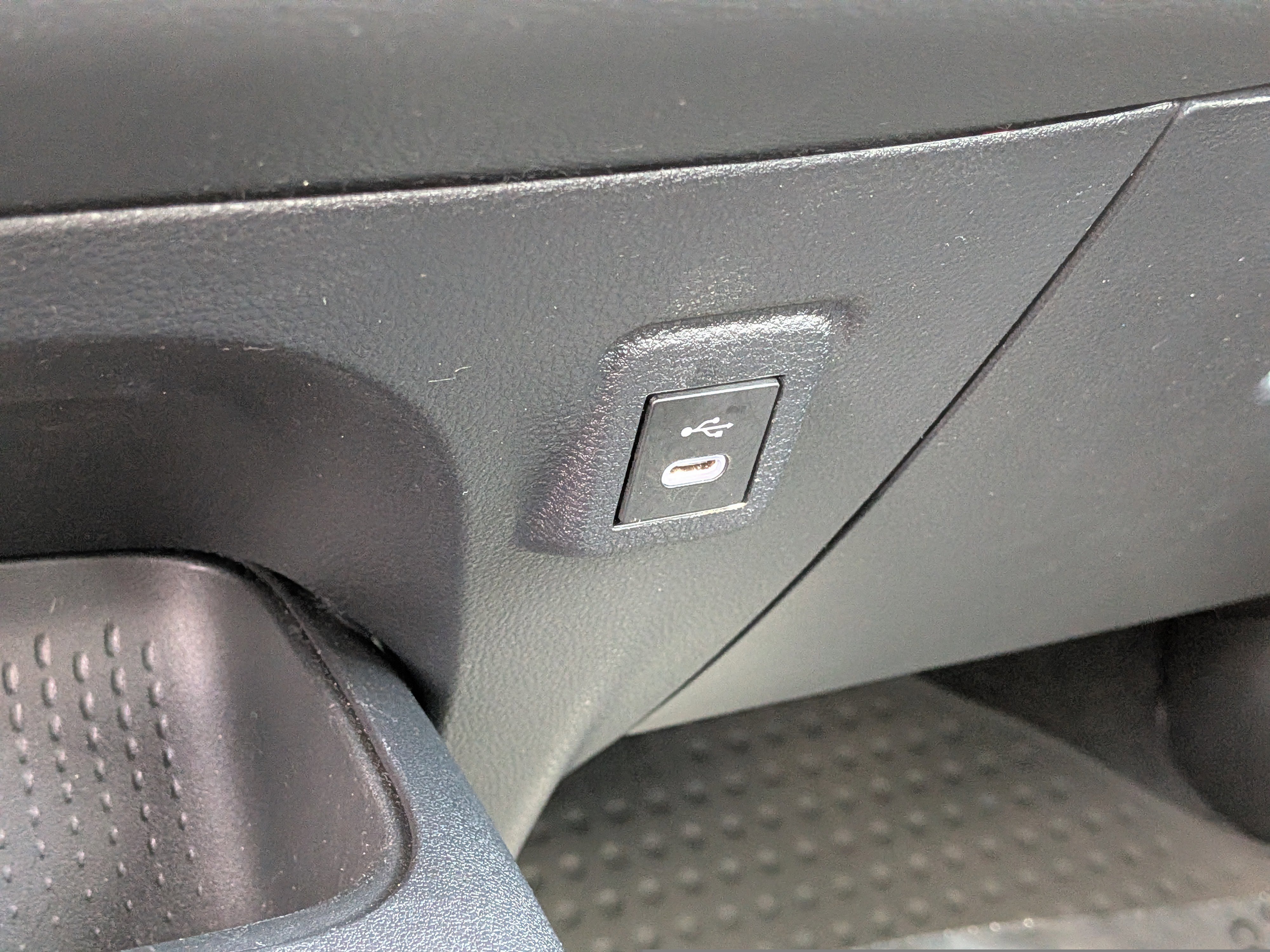 Used 2024 Toyota Corolla LE image 28