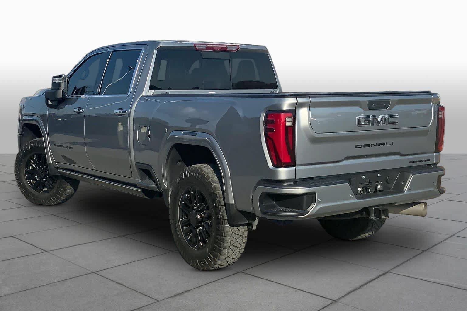 Used 2025 GMC Sierra 2500 Denali Ultimate AWD/4WD image 12
