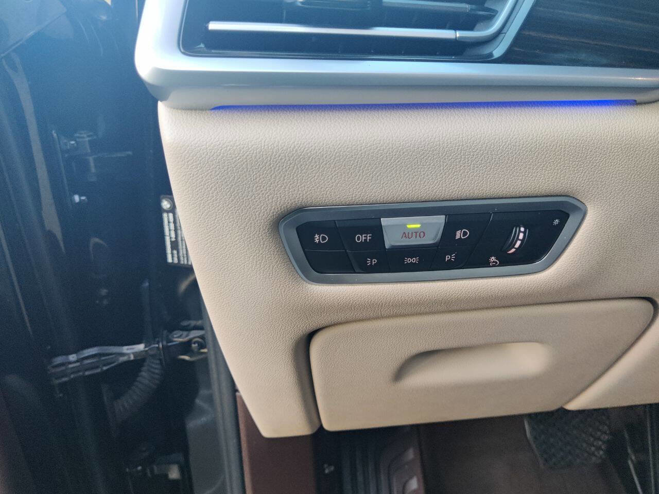 Used 2019 BMW X7 xDrive40i w/ Cold Weather Package image 62
