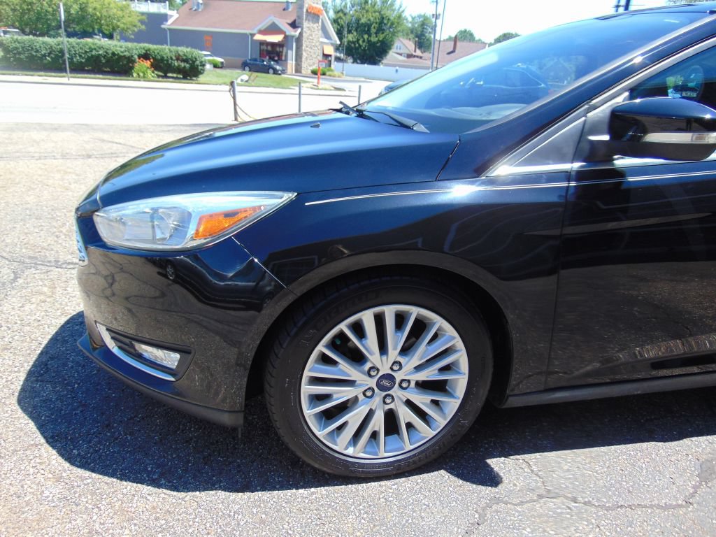 Used 2016 Ford Focus Titanium w/ Titanium Technology Package FWD image 12