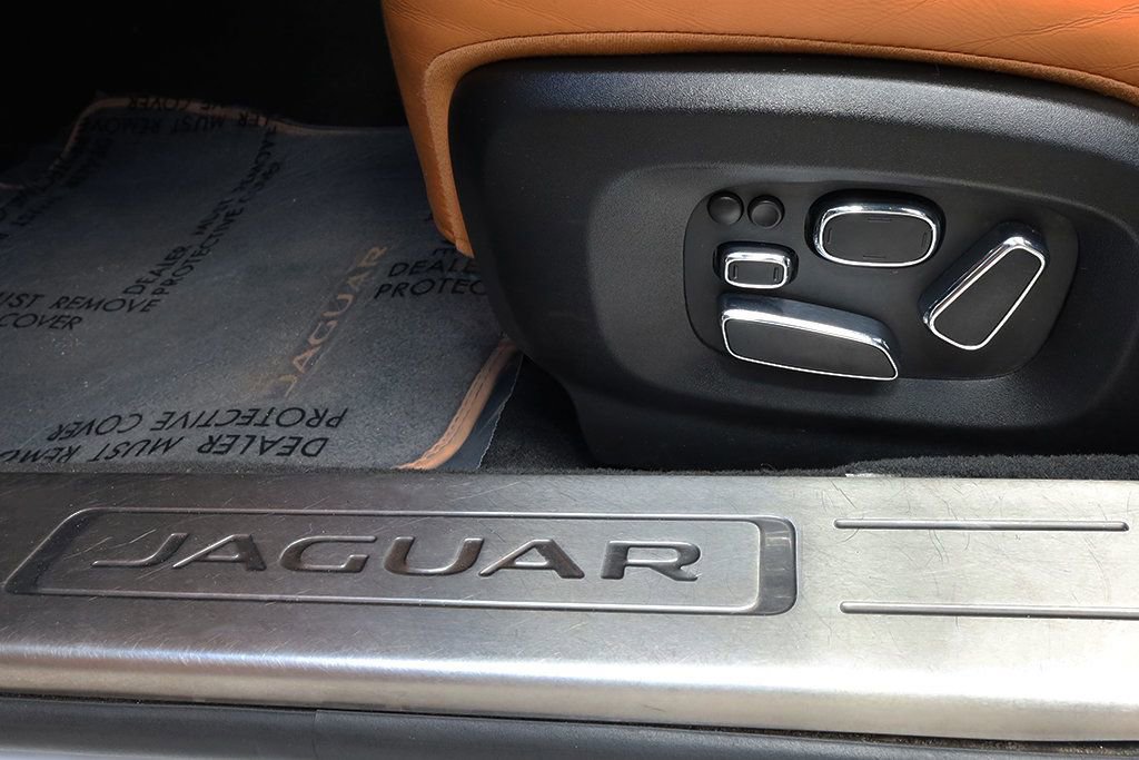 Used 2014 Jaguar XJ AWD image 27