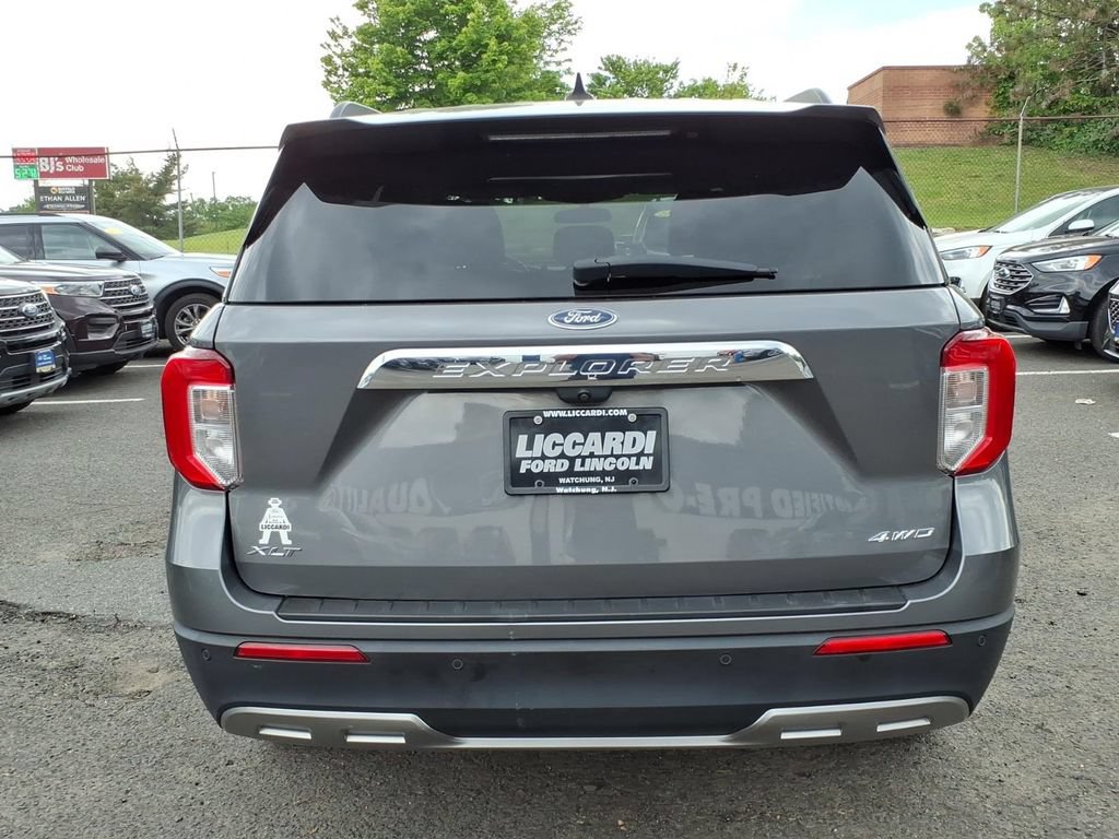 Certified 2023 Ford Explorer XLT w/ Equipment Group 202A AWD/4WD image 5