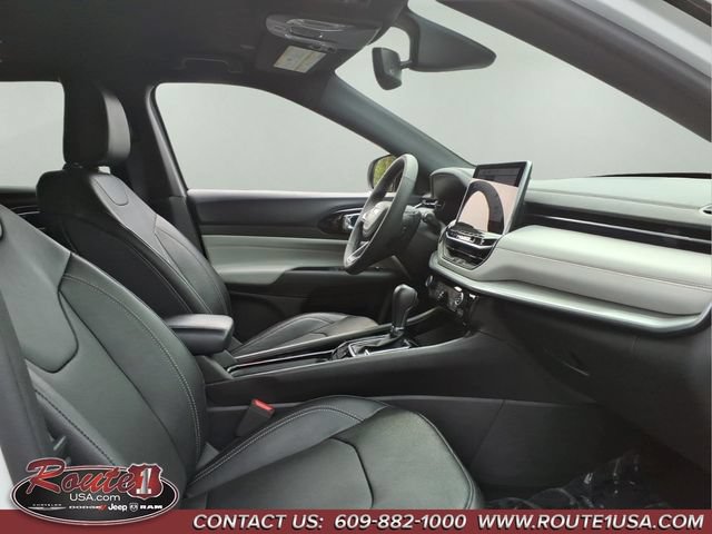 Used 2025 Jeep Compass Limited w/ Elite Group AWD/4WD image 13