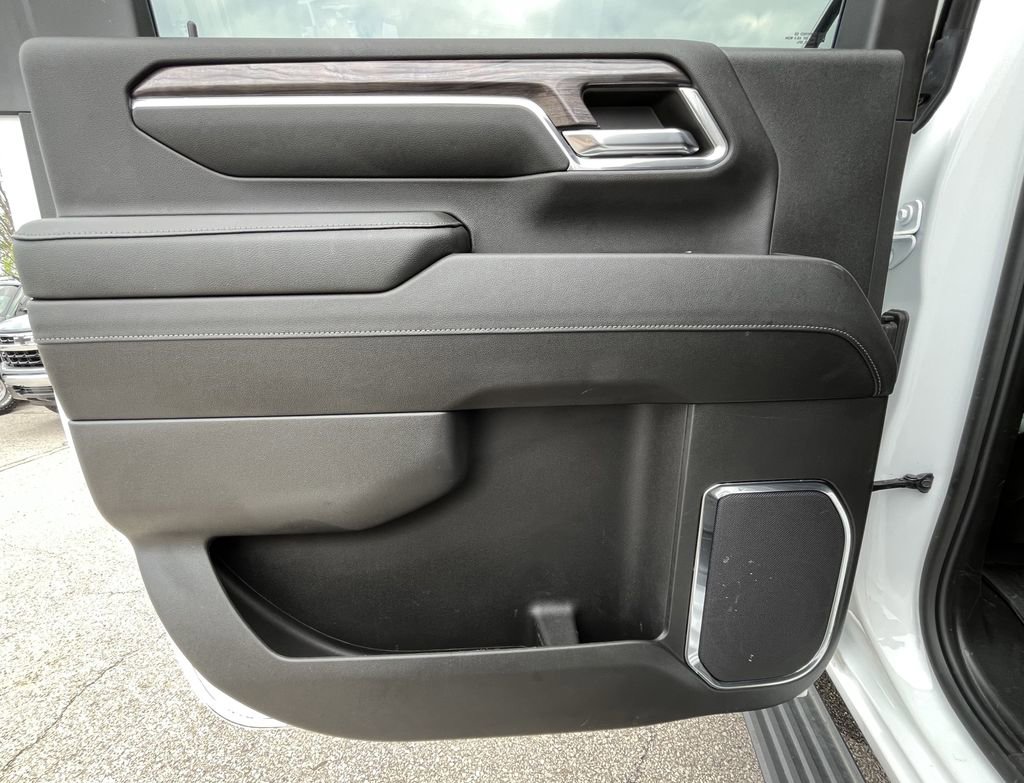 Used 2024 Chevrolet Silverado 2500 LTZ w/ LTZ Plus Package image 15