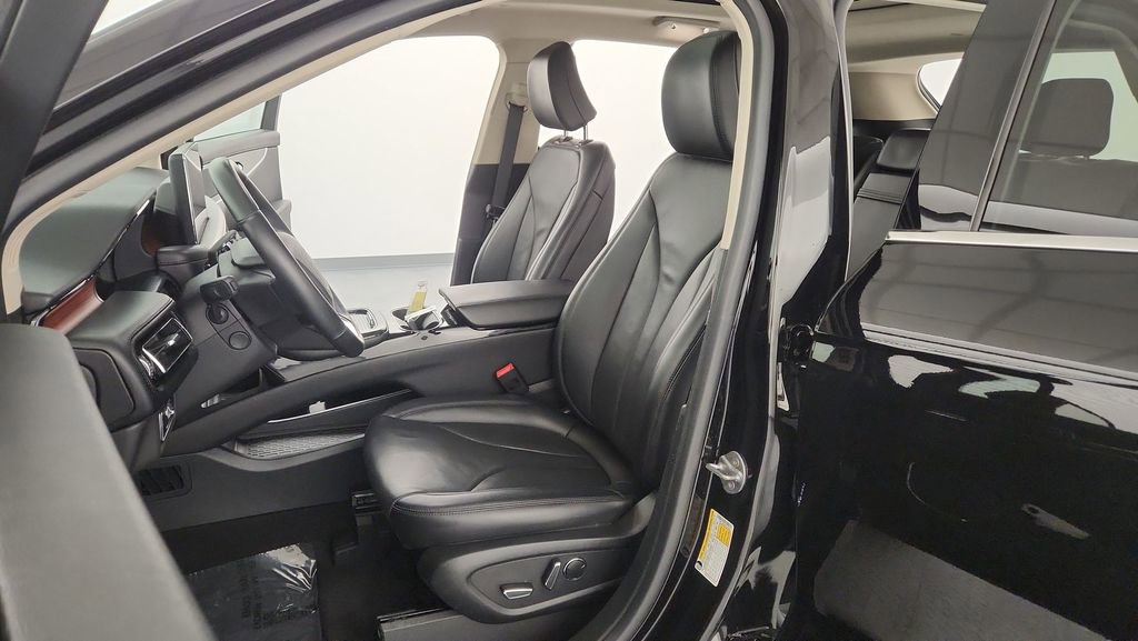 Used 2023 Lincoln Nautilus Reserve w/ Equipment Group 201A image 14