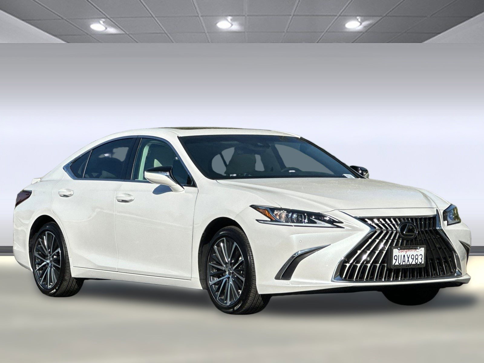 Certified 2025 Lexus ES 300h w/ Premium Package image 7