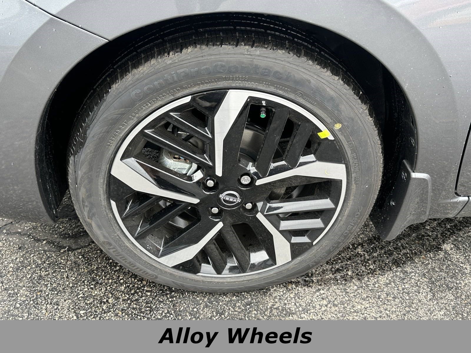 Used 2025 Nissan Versa SR w/ Trunk Package image 14