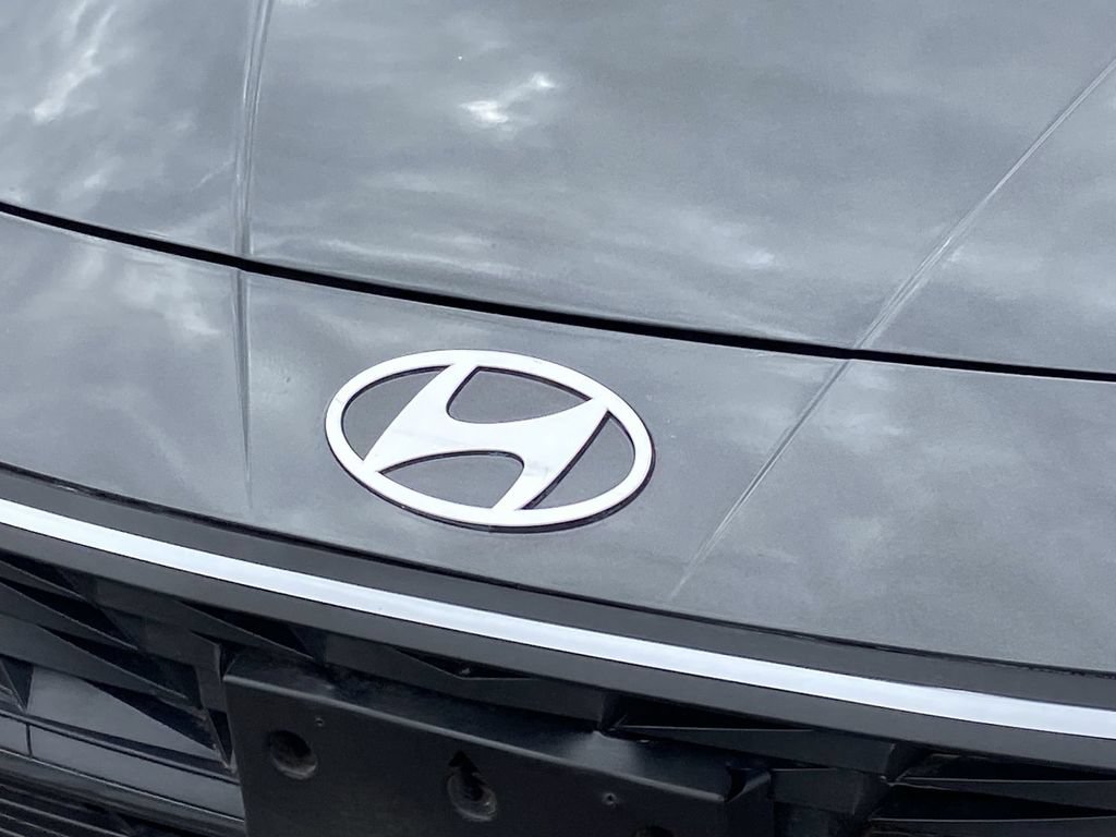 Used 2026 Hyundai Elantra Sport FWD image 25