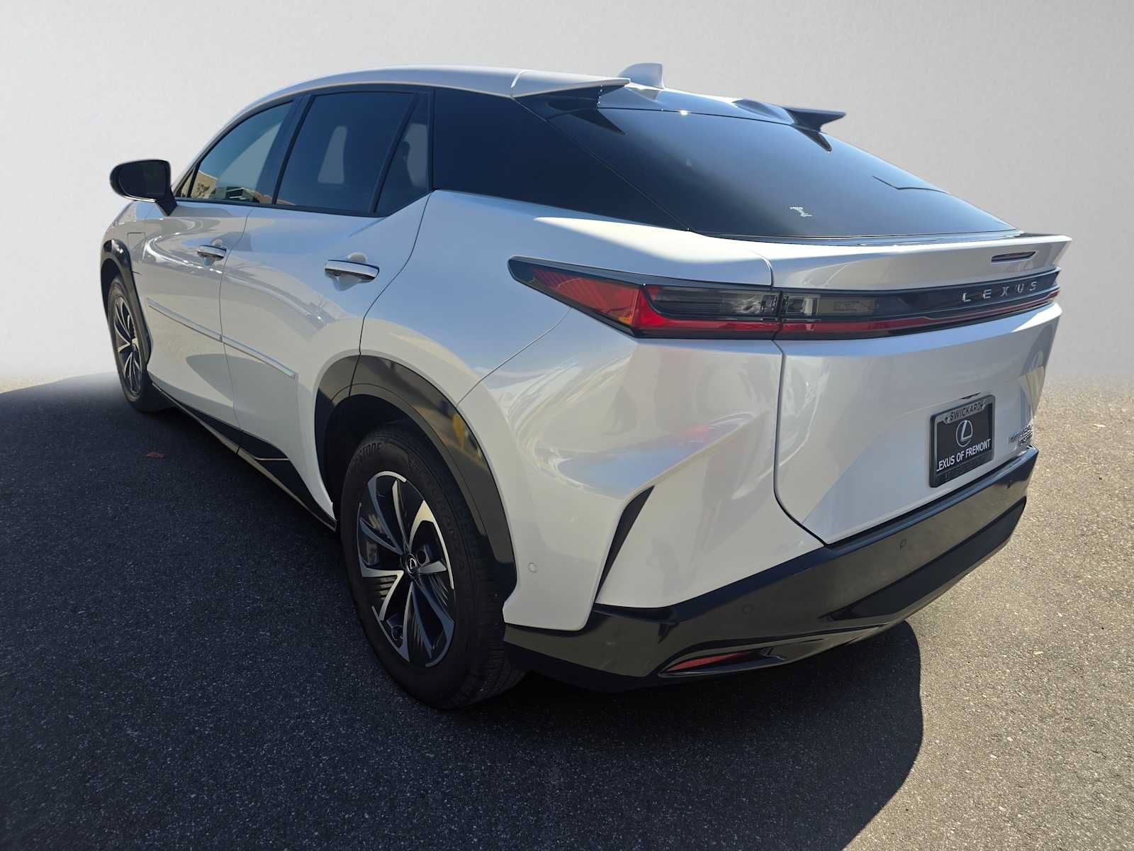 Used 2023 Lexus RZ 450e Premium w/ Technology Package AWD/4WD image 5