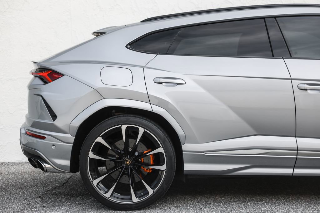 Used 2020 Lamborghini Urus AWD/4WD image 2
