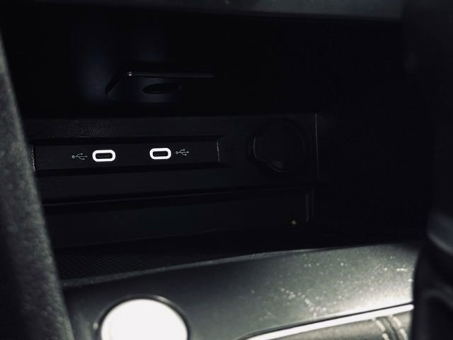 Used 2024 Volkswagen Tiguan SE image 30