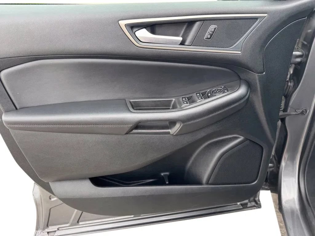 Used 2024 Ford Edge SEL AWD/4WD image 11