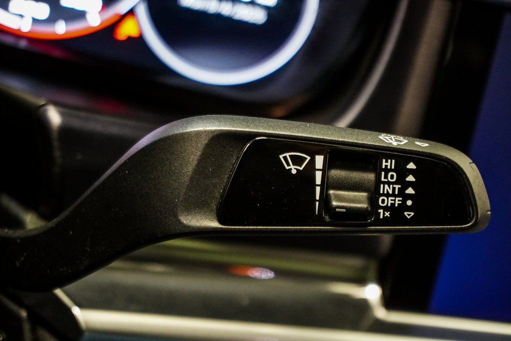 Used 2022 Porsche Panamera 4 Platinum Edition image 34