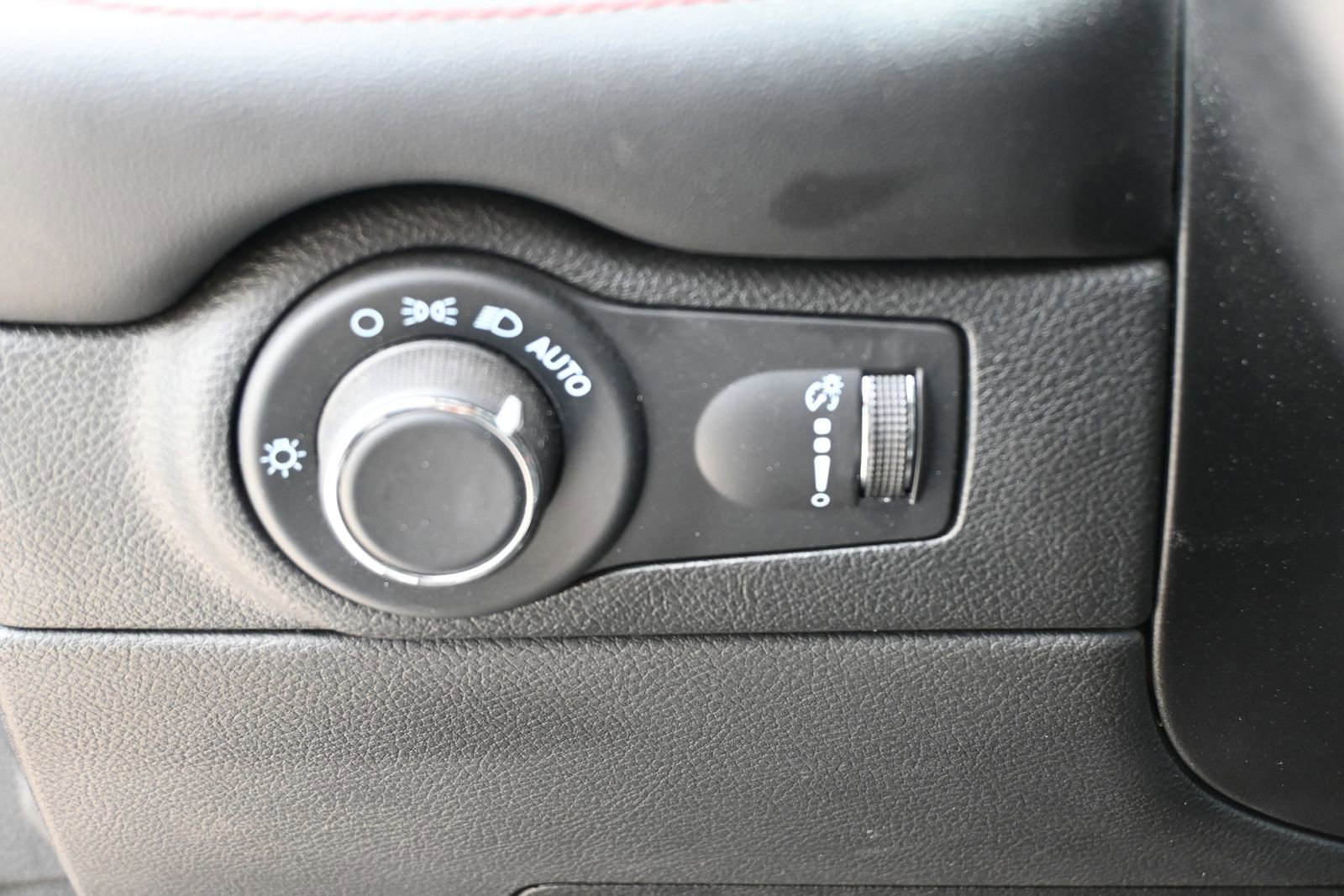 Used 2024 Dodge Durango GT RWD image 11