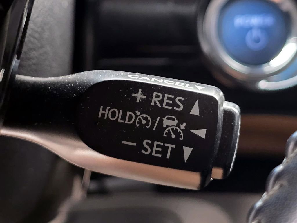 Used 2022 Toyota Prius FWD image 29