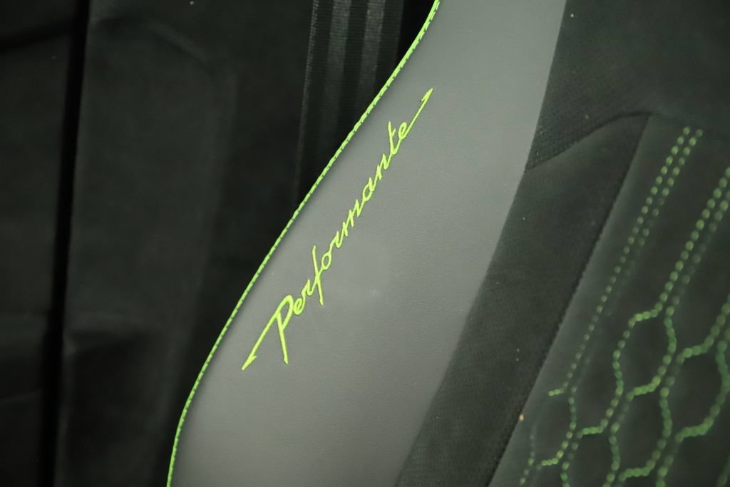 Used 2023 Lamborghini Urus Performante AWD/4WD image 33