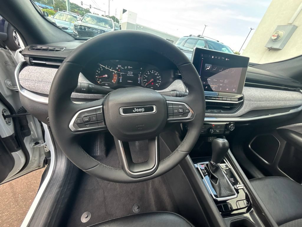 Used 2024 Jeep Compass Latitude AWD/4WD image 14