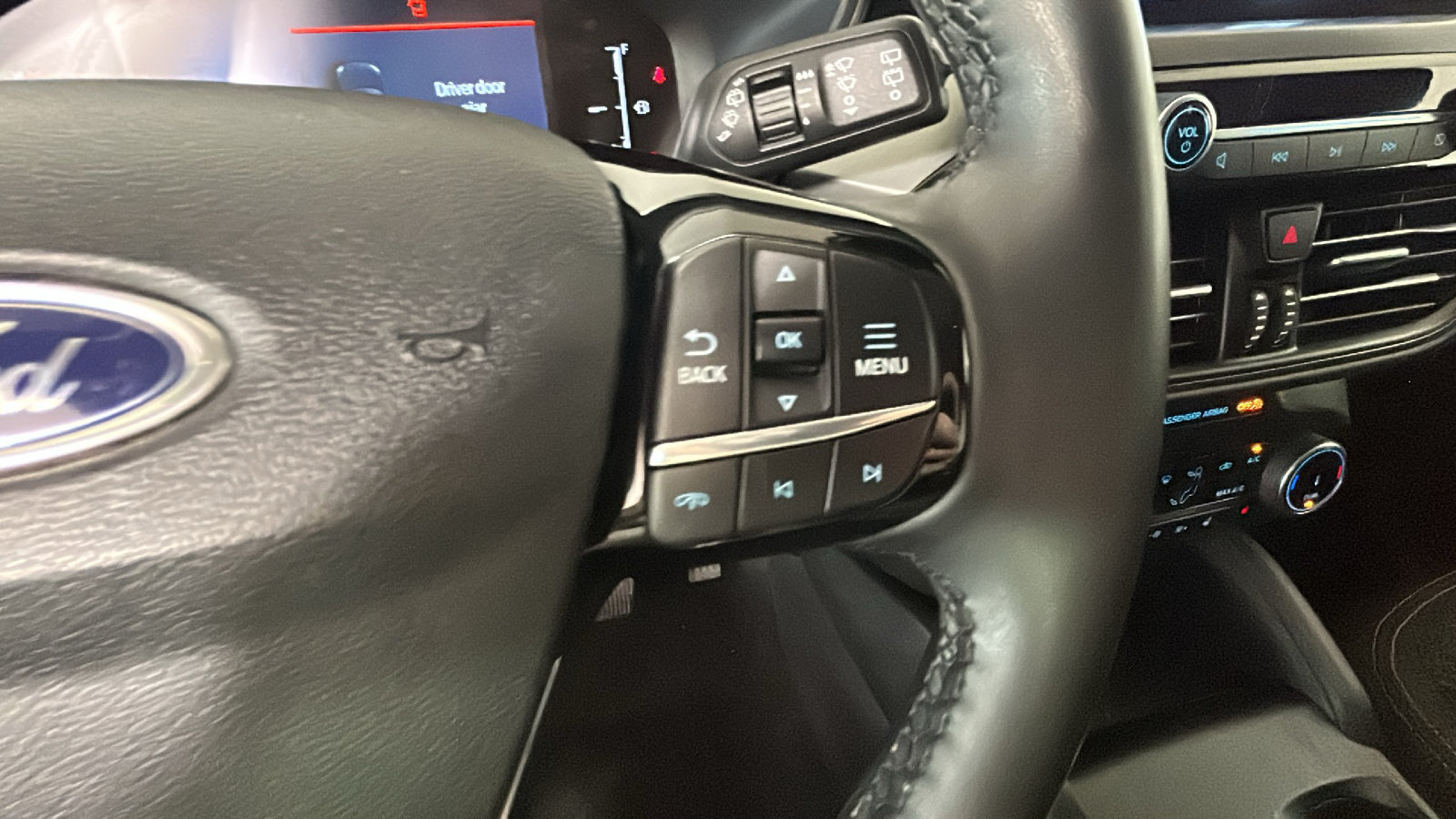 Used 2025 Ford Escape Active AWD/4WD image 20