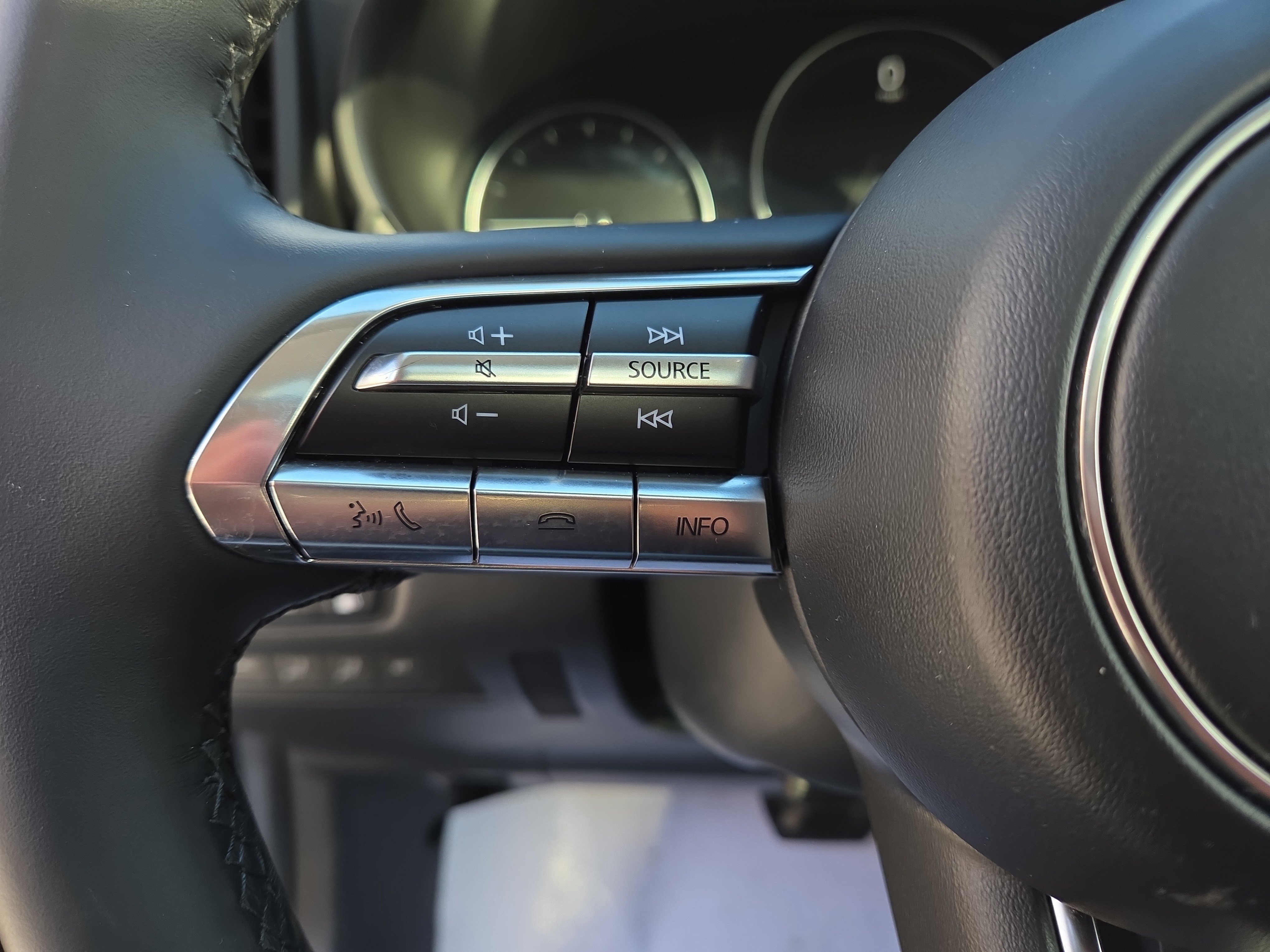 Certified 2025 MAZDA CX-50 2.5 Hybrid w/ Premium Plus Pkg image 18