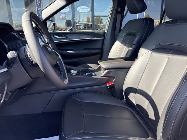 New 2025 Jeep Grand Cherokee Limited w/ Black Appearance Package image 5