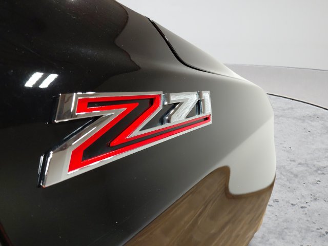 Certified 2025 Chevrolet Suburban Z71 AWD/4WD image 11