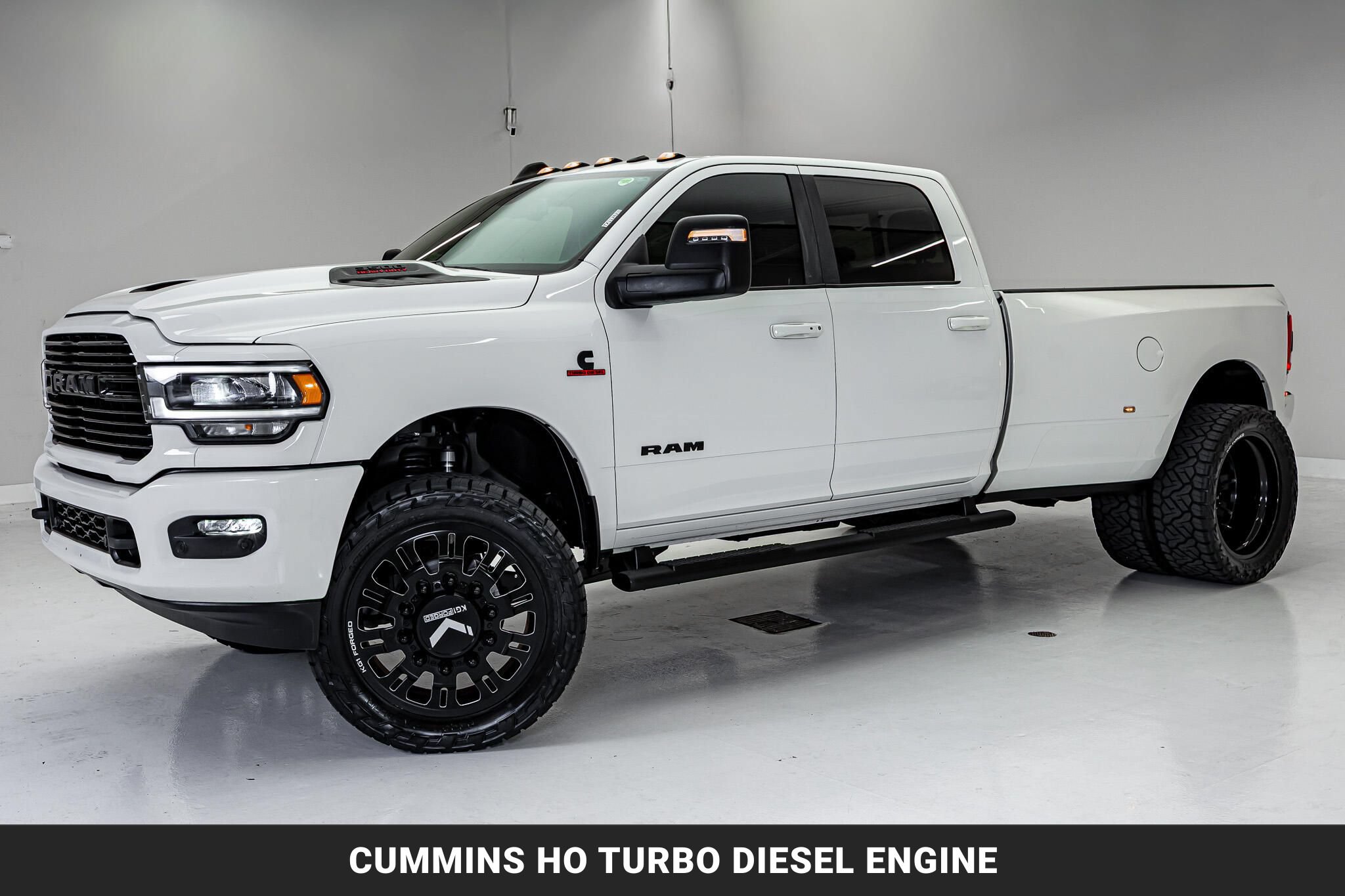 Used 2024 RAM 3500 Laramie w/ Night Edition AWD/4WD image 4