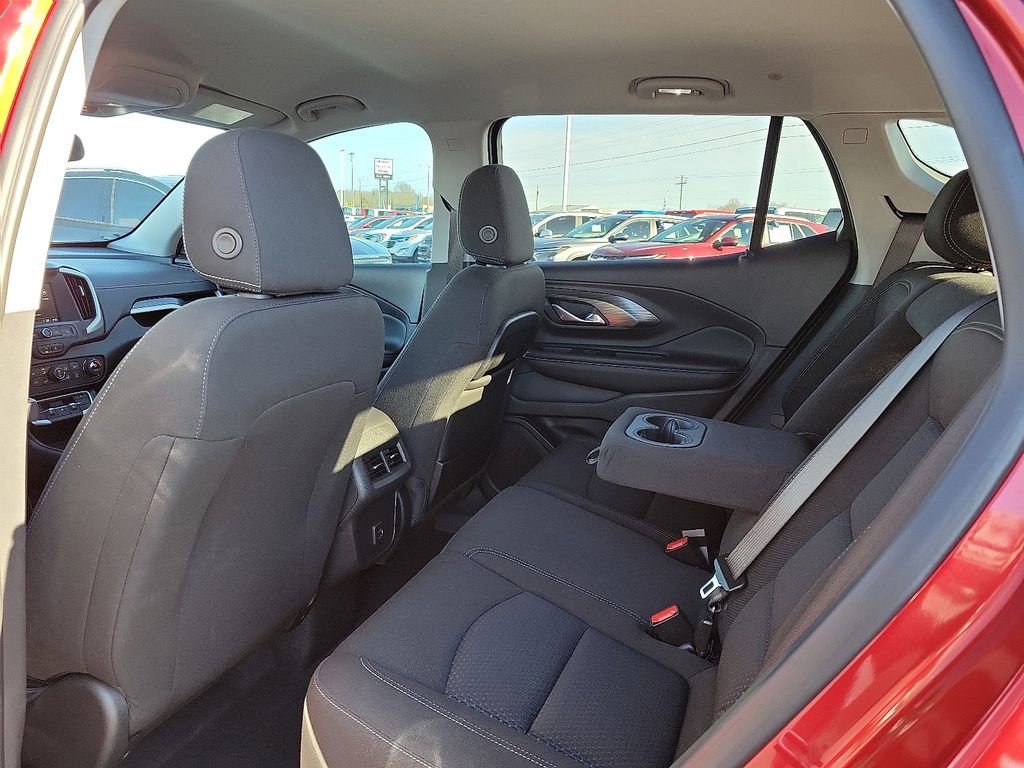 Used 2023 GMC Terrain SLE w/ Driver Convenience Package image 9