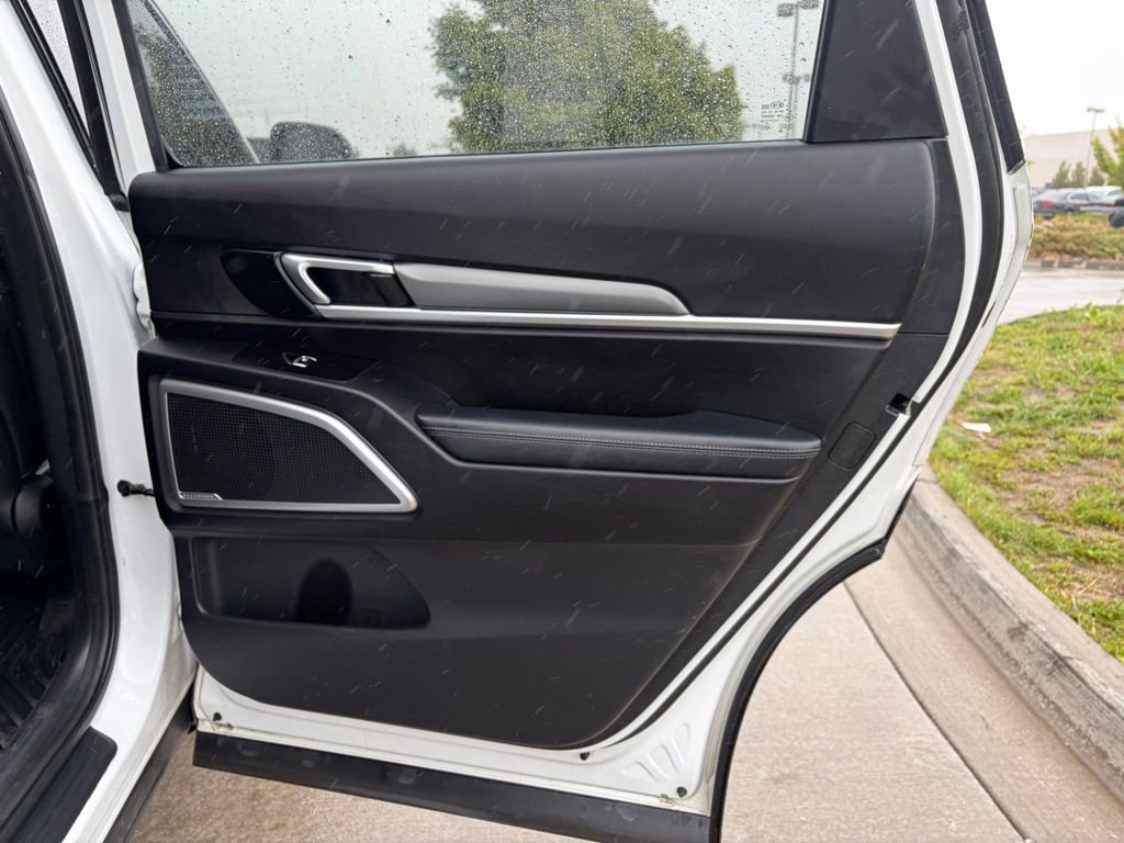 Used 2020 Kia Telluride LX AWD/4WD image 18