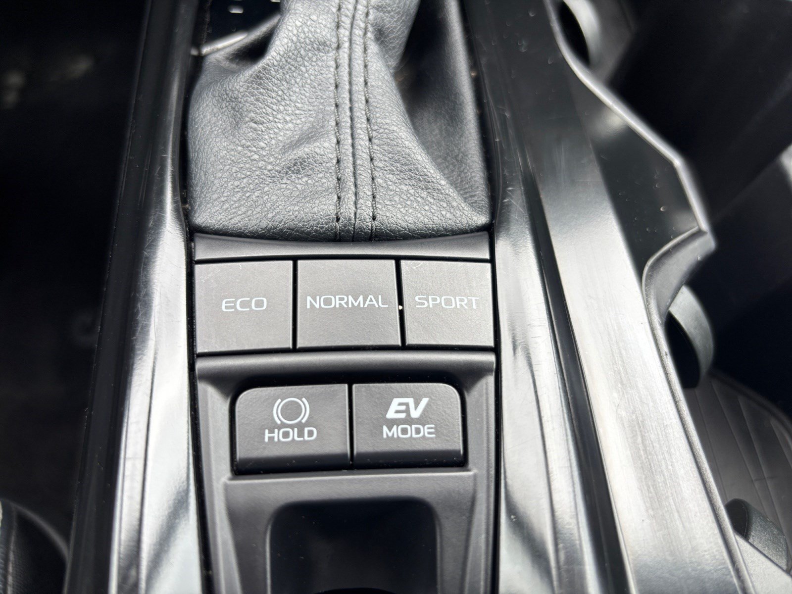 Used 2025 Toyota Camry SE FWD image 27