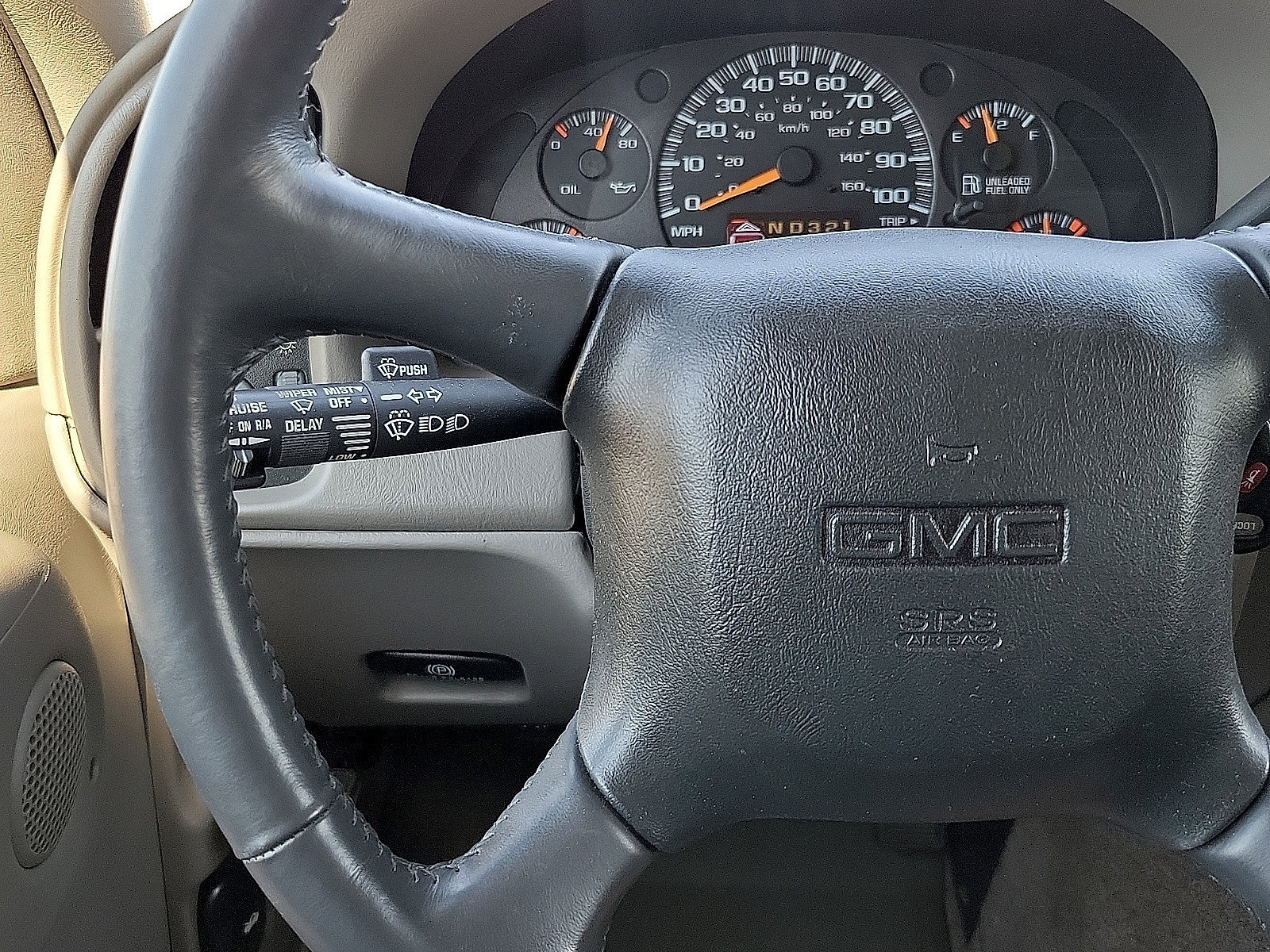 Used 2003 GMC Safari Passenger w/ SLT Preferred Equipment Group RWD image 17