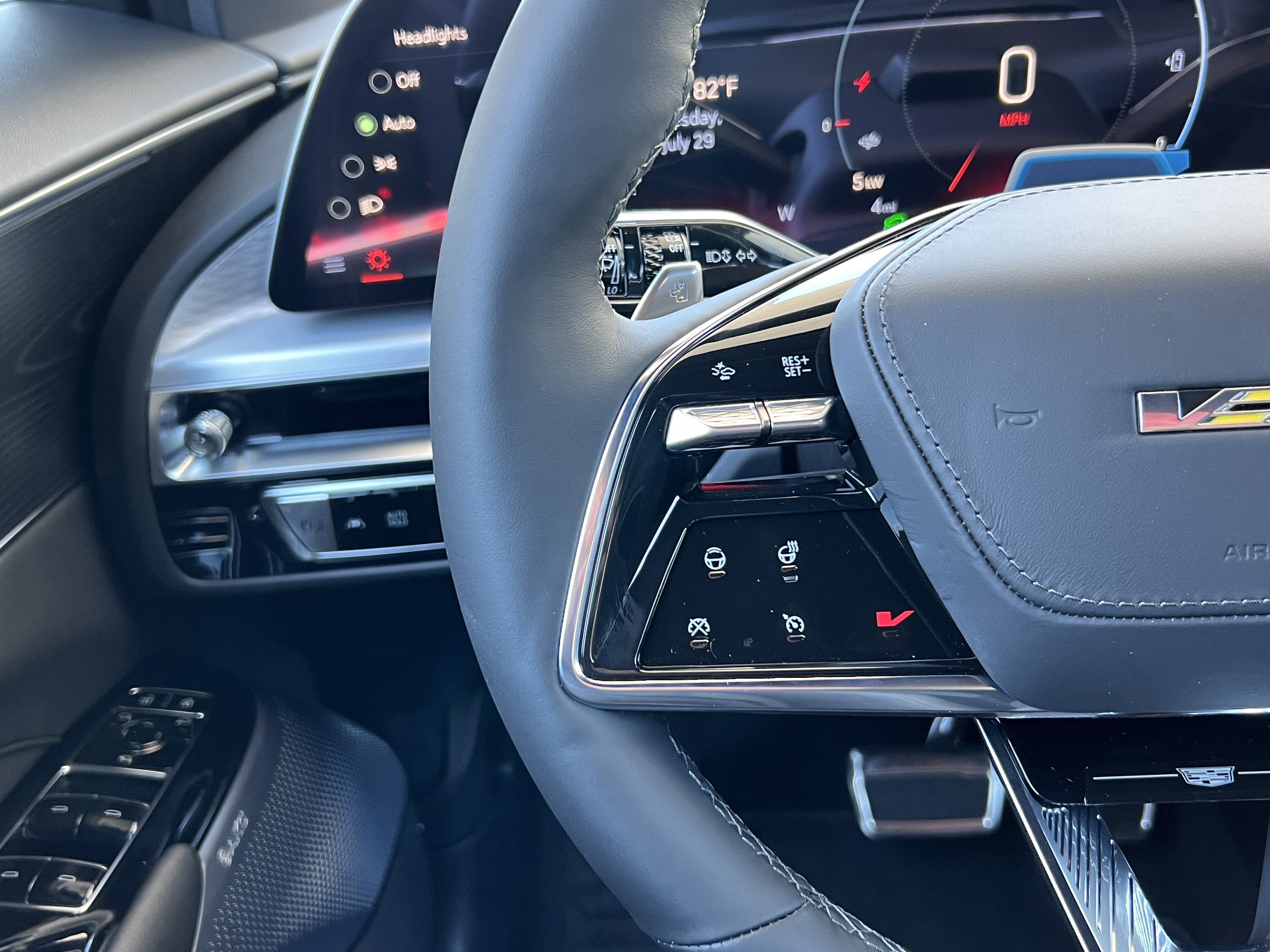 New 2026 Cadillac Lyriq V image 28