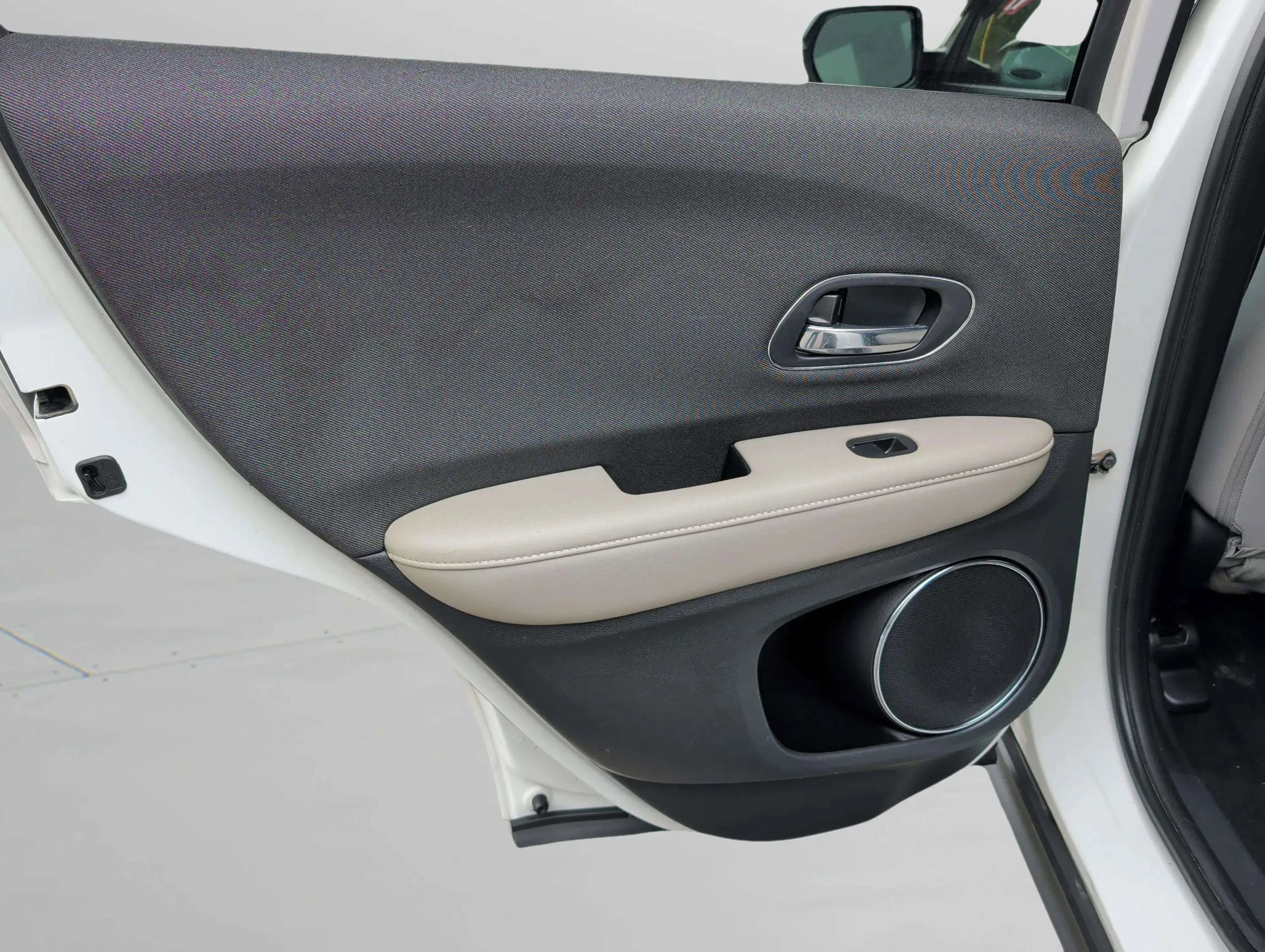 Used 2022 Honda HR-V EX image 13