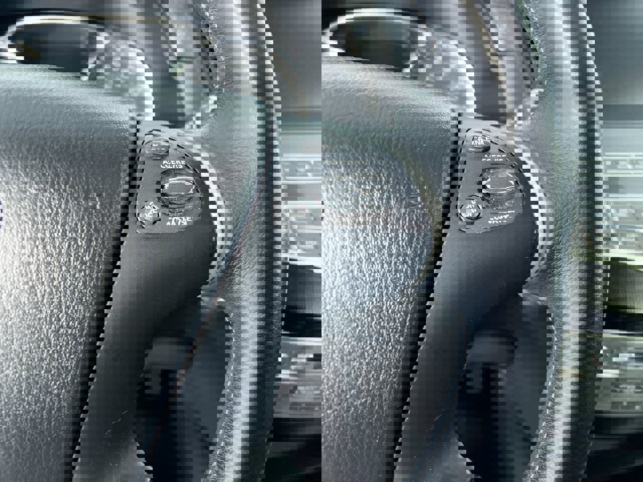 Used 2020 INFINITI QX60 Luxe w/ Essential Package FWD image 17