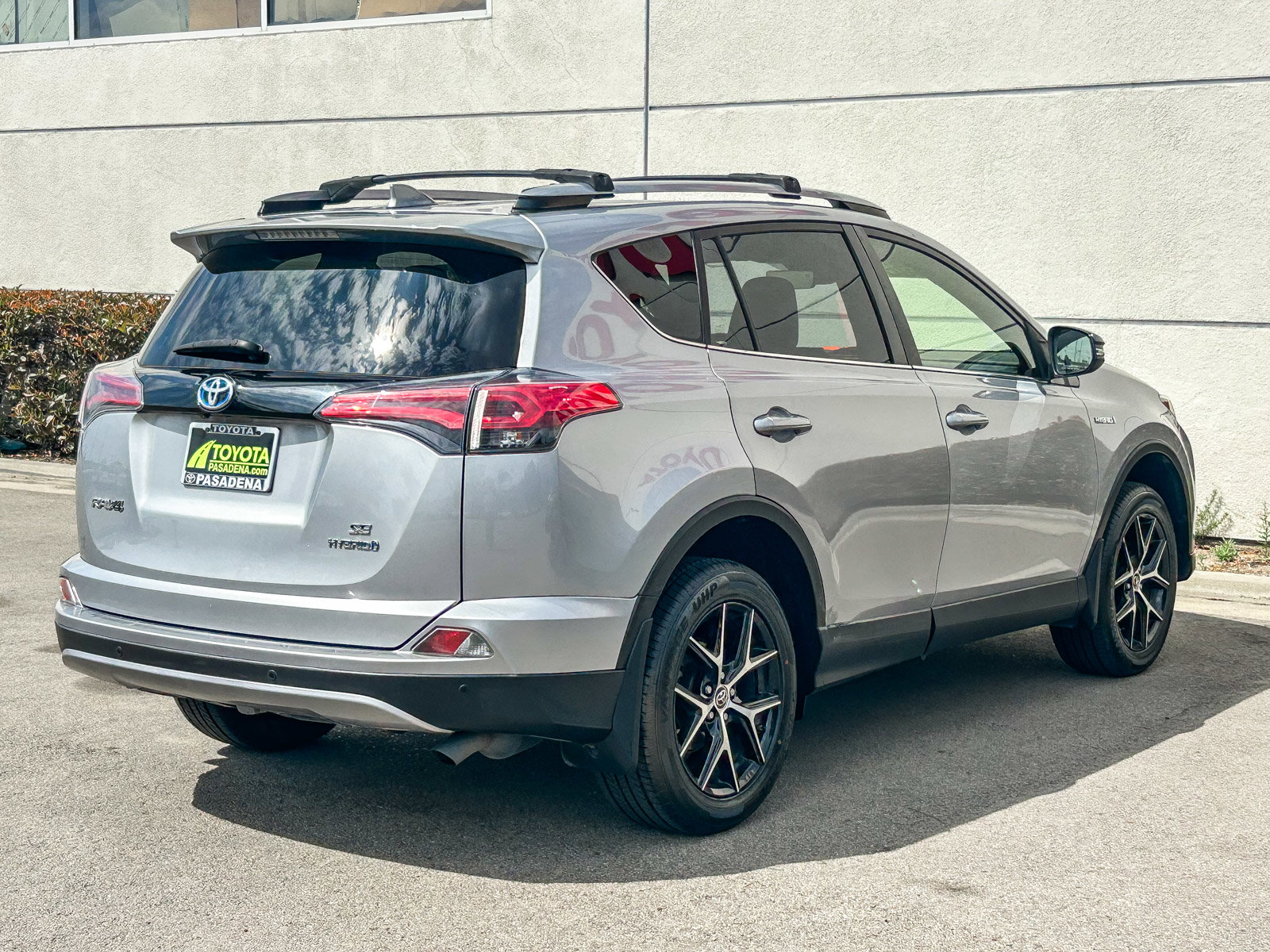 Used 2018 Toyota RAV4 SE w/ Advanced Technology Package image 6